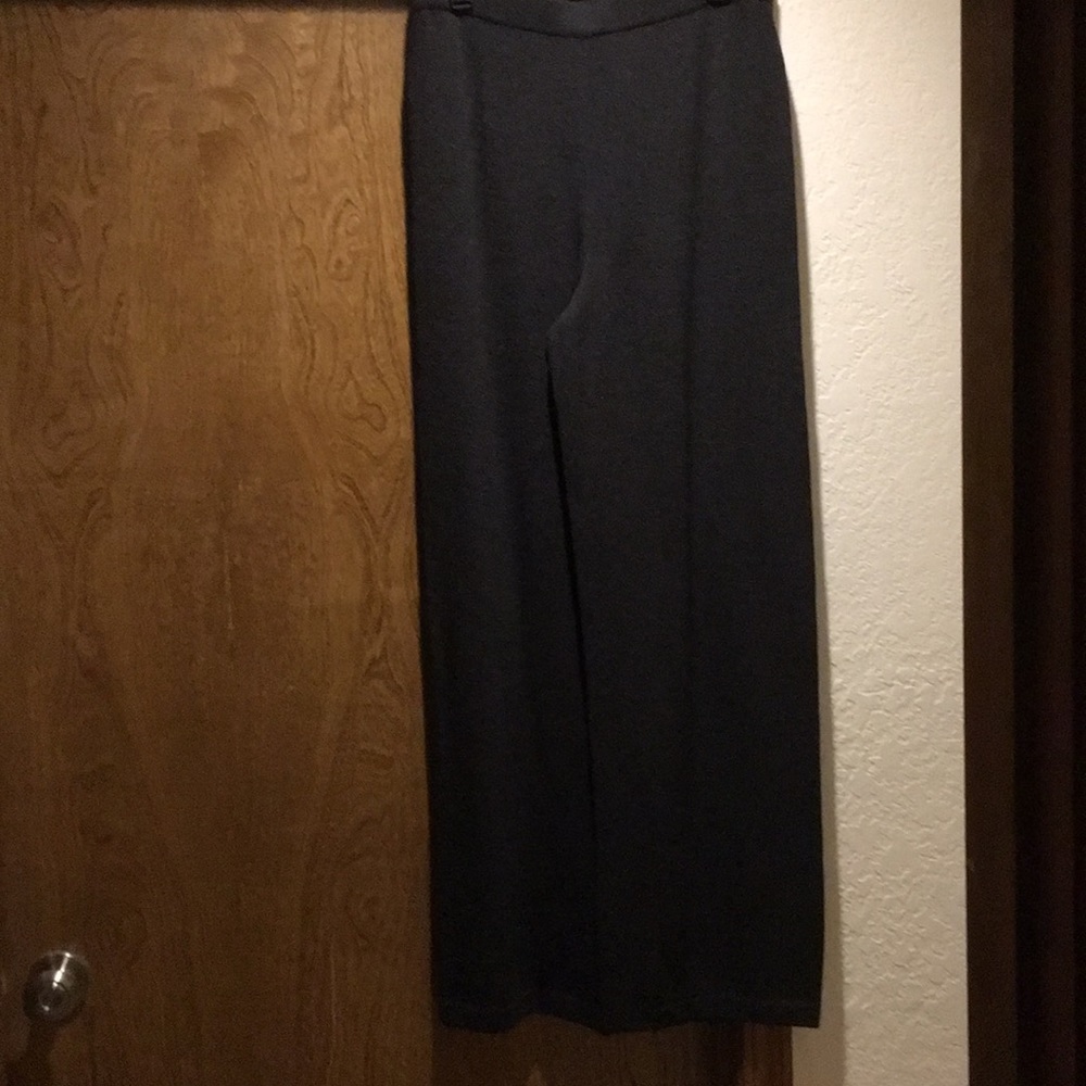 St John knit charcoal gray pants.
